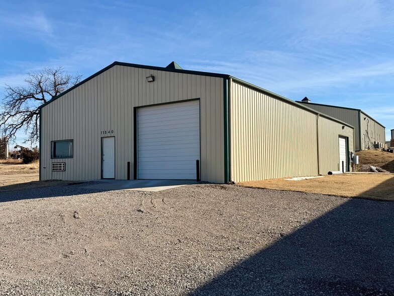 Edmond Sooner Road Industrial Park portefeuille de 14 propriétés à vendre sur LoopNet.ca - Photo du bâtiment - Image 3 de 9