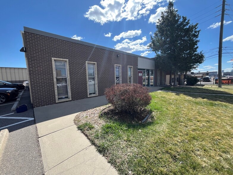 5700 Logan St, Denver, CO for lease - Building Photo - Image 2 of 14
