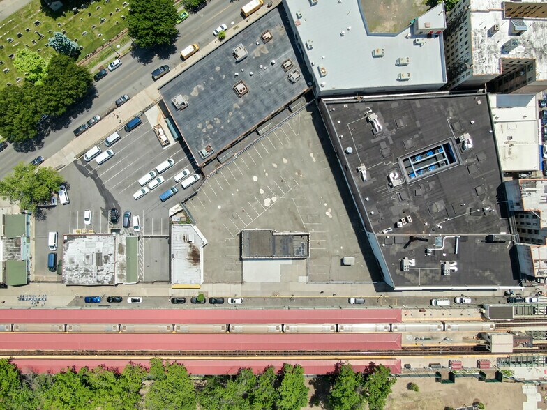 3604 Jerome Ave, Bronx, NY à louer - Photo du bâtiment - Image 2 de 10