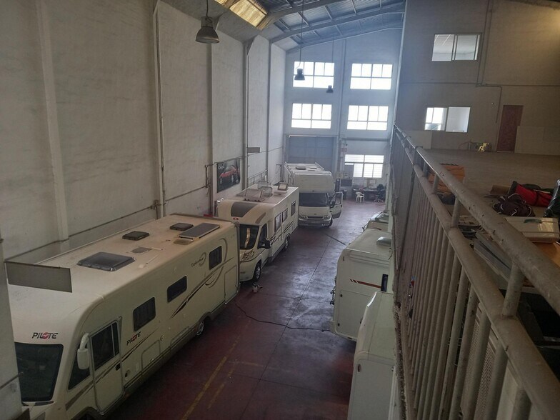 Industrial in Elche for lease - Building Photo - Image 3 of 9