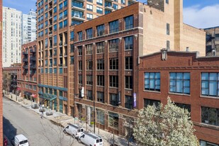 372 W Ontario St, Chicago IL - Loft