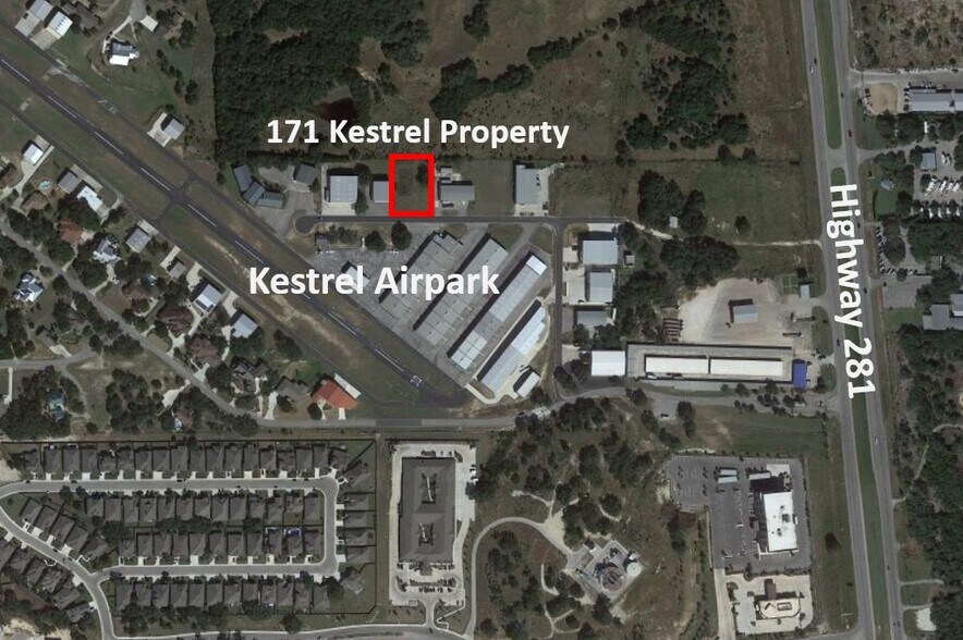 171 Kestrel Dr, Spring Branch, TX à louer - Photo du bâtiment - Image 3 de 8