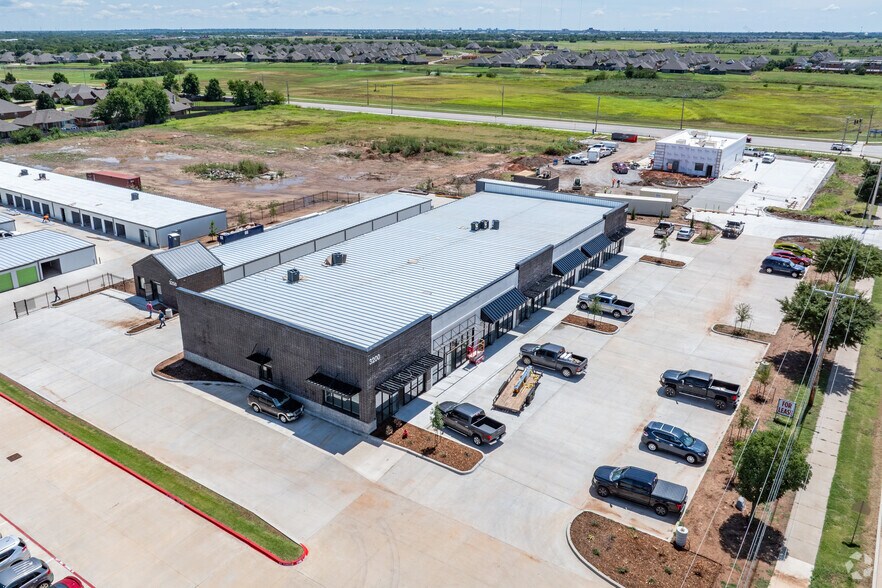 3200 S Santa Fe Ave, Moore, OK à louer - Aérien - Image 2 de 5