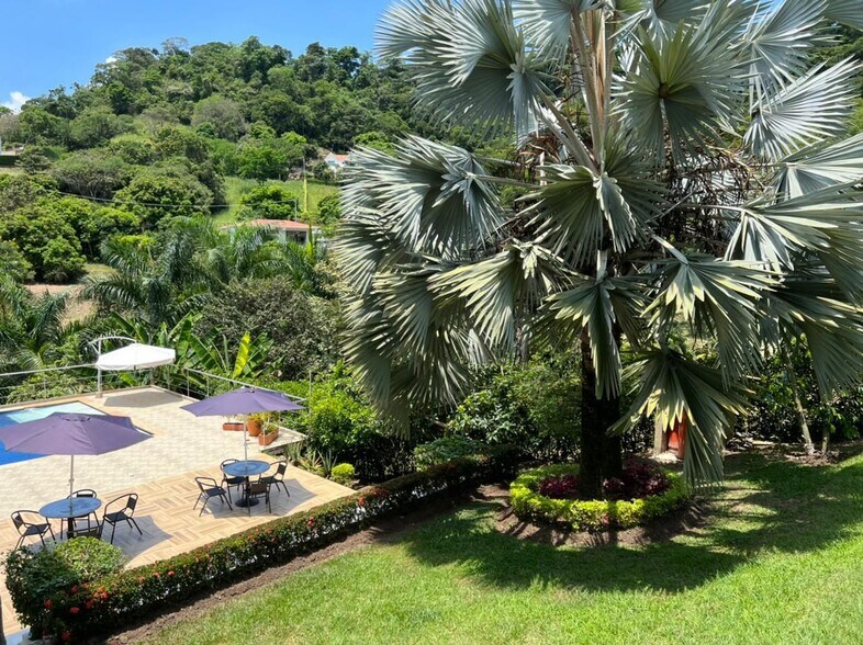 Specialty in ANAPOIMA for sale - Building Photo - Image 3 of 13