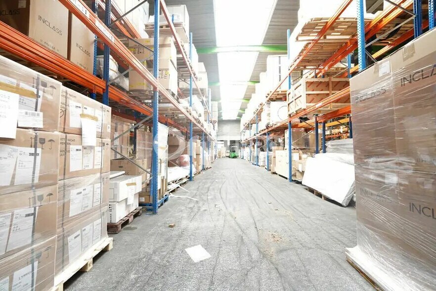 Bureau dans Genas à louer - Photo du bâtiment - Image 3 de 9