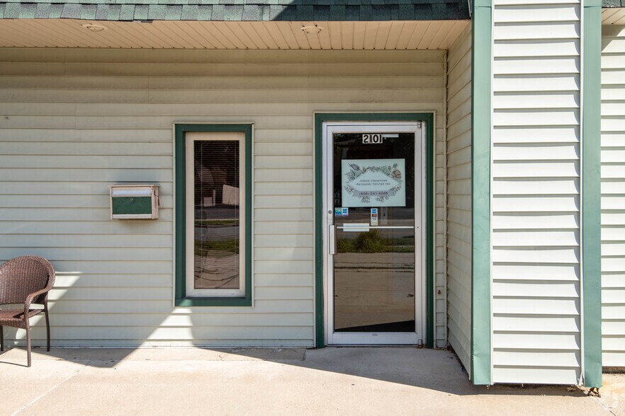 2101 N Sherman Ave, Madison, WI à louer - Photo du bâtiment - Image 3 de 3