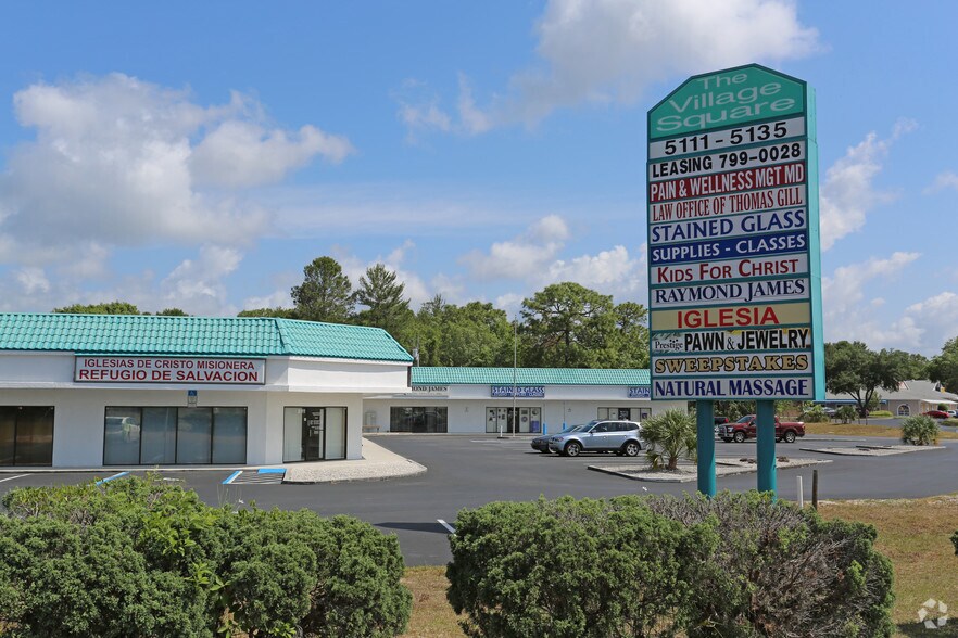 5111-5135 Commercial Way, Spring Hill, FL à louer - Photo du bâtiment - Image 2 de 6