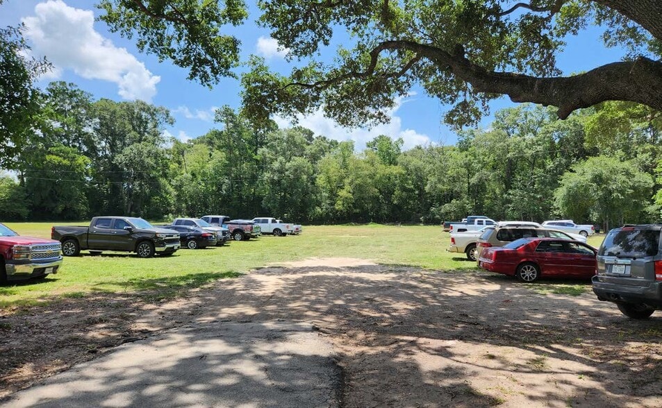 26003 TX-321, Cleveland, TX à louer - Photo du bâtiment - Image 3 de 12