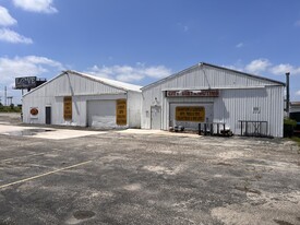 1930-1932 W College Ave, Appleton WI - Propriété automobile