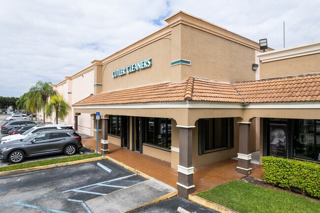 Plus de détails pour 8505-8521 SW 136th St, Miami, FL - Commerce de détail à louer