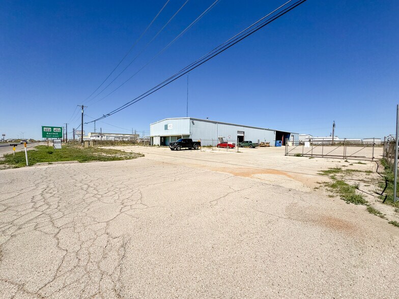 3310 NW Loop 338, Odessa, TX à louer - Photo du bâtiment - Image 2 de 35