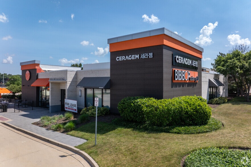 700 E Townline Rd, Vernon Hills, IL for lease - Primary Photo - Image 1 of 6