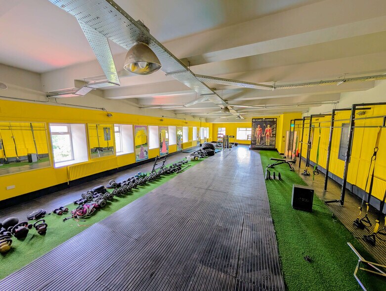 2 Distillery Brae, Londonderry à vendre - Photo du bâtiment - Image 2 de 12