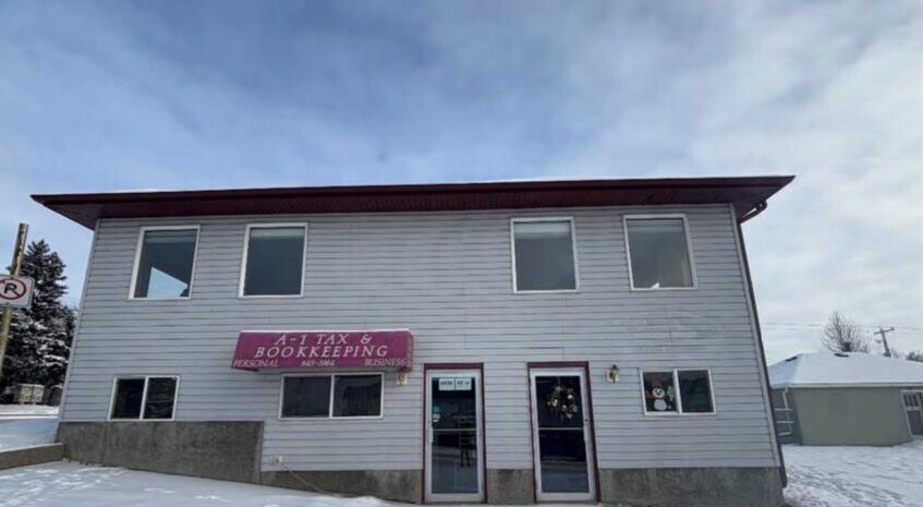 4939 49 St, Rocky Mountain House, AB à vendre Photo principale- Image 1 de 3