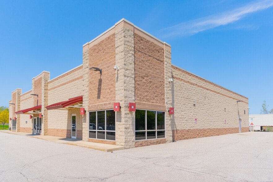 14000 Keystone Pky, Brook Park, OH for lease - Building Photo - Image 1 of 8