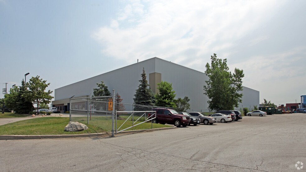 1636 Shawson Dr, Mississauga, ON à louer - Photo du bâtiment - Image 3 de 5