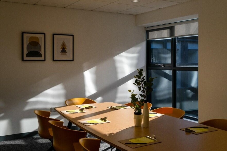 Courtwick Lane, Littlehampton for lease - Interior Photo - Image 2 of 19