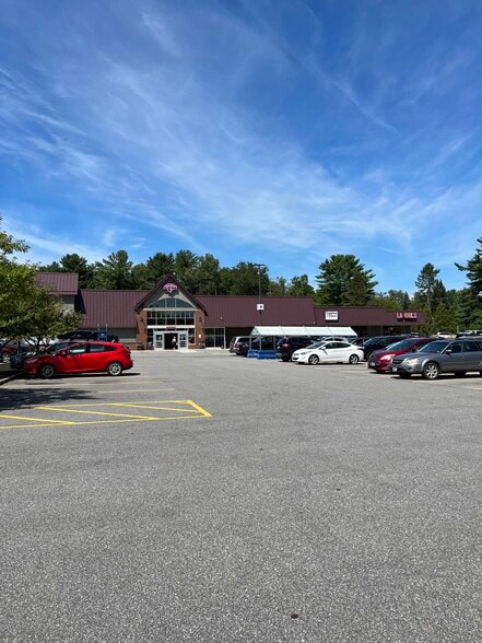 730-756 US Route 1, Yarmouth, ME for lease - Primary Photo - Image 1 of 5