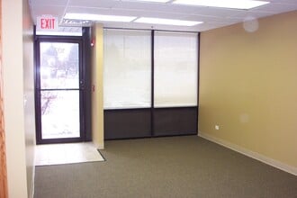 1275 W Roosevelt Rd, West Chicago, IL à louer Photo intérieure- Image 2 de 4