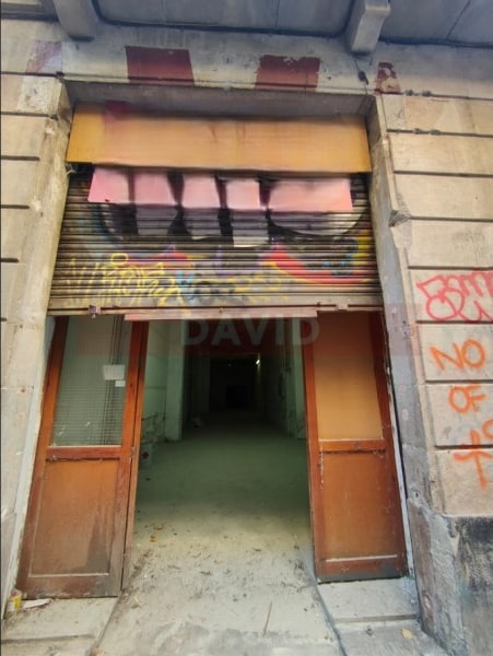 Barcelona, BAR 08001 - Unit - - - Interior Photo - Image 2 of 13