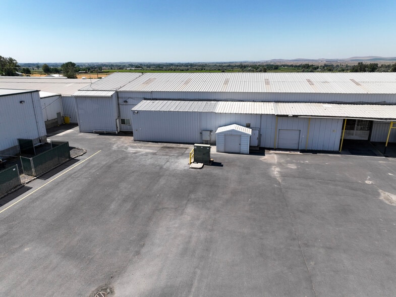 34075 E Walls Rd, Hermiston, OR for lease - Building Photo - Image 3 of 12