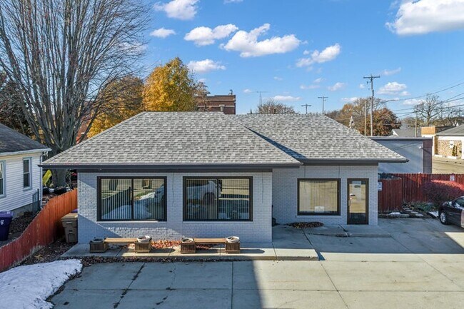 More details for 4104 7th Ave, Kenosha, WI - Retail for Sale