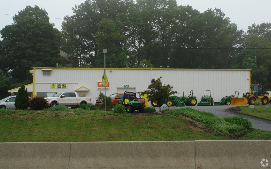 8011 Paxton St, Harrisburg, PA for sale - Building Photo - Image 1 of 8