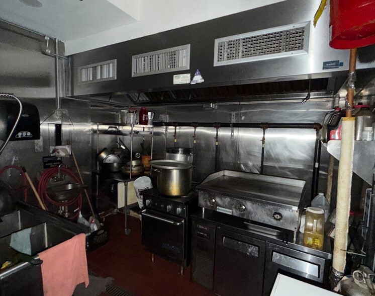 1534 Saint Nicholas Ave, New York, NY à louer - Photo du bâtiment - Image 3 de 4