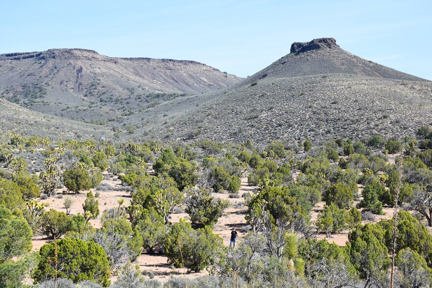 5838 E Diamond Bar Rd, Meadview, AZ à vendre - Photo du bâtiment - Image 1 de 5
