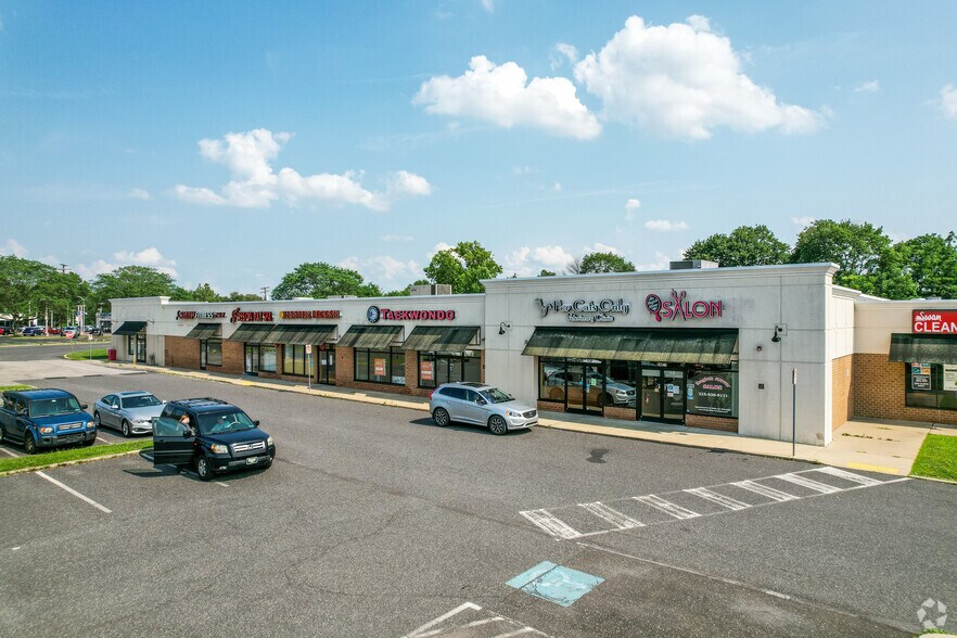 240 S West End Blvd, Quakertown, PA à louer - Photo du bâtiment - Image 3 de 10