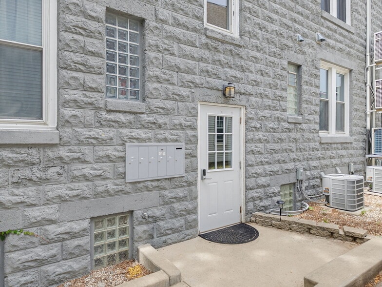 2436 S Wentworth Ave, Milwaukee, WI for sale - Building Photo - Image 3 of 39