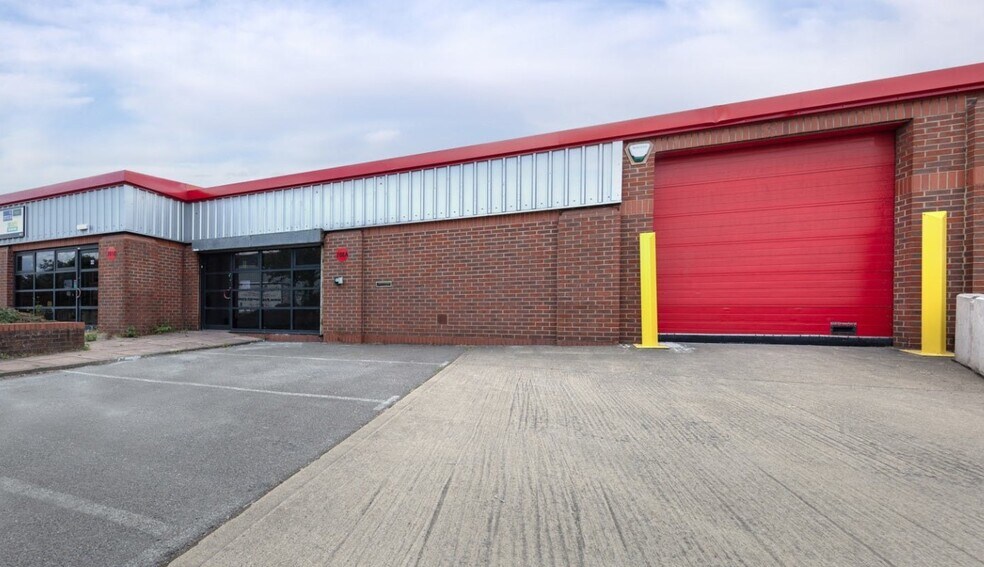 708 Abbey Rd, Londres à louer - Photo du bâtiment - Image 2 de 3