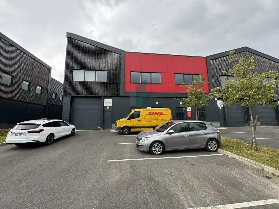 Flex in Cormeilles-en-Parisis for lease Building Photo- Image 1 of 4