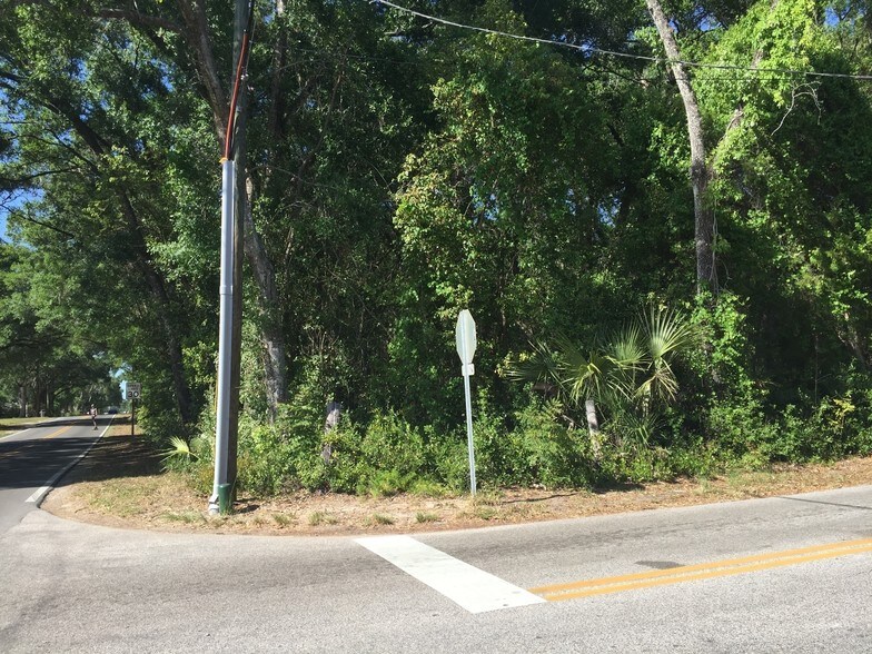 525 E Kentucky Ave, Deland, FL à vendre - Photo principale - Image 2 de 12