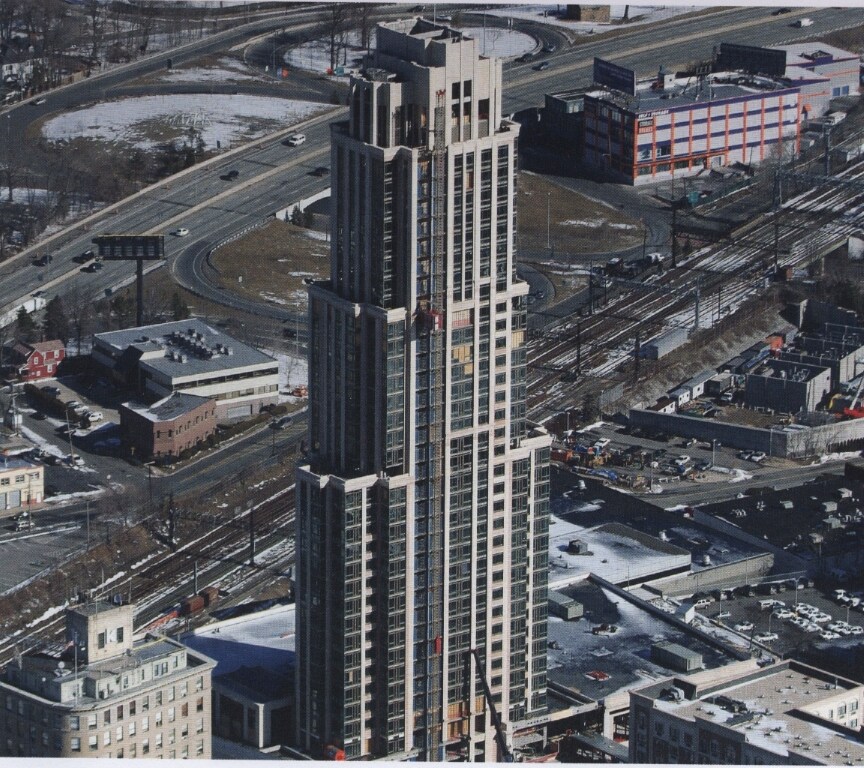 173 Huguenot St, New Rochelle, NY à louer Photo du bâtiment- Image 1 de 5