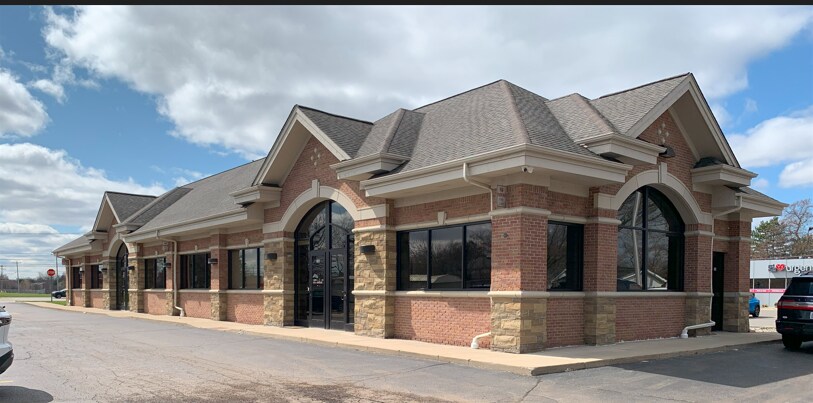 2609 Metropolitan Pky, Sterling Heights, MI à louer - Photo du bâtiment - Image 2 de 20