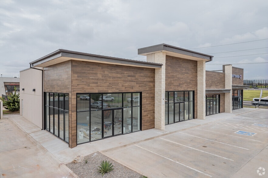 13200 N Pennsylvania Ave, Oklahoma City, OK à louer - Photo du bâtiment - Image 3 de 5