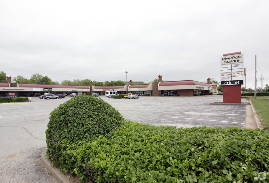 6825-6865 S Peoria Ave, Tulsa, OK for lease - Primary Photo - Image 1 of 4