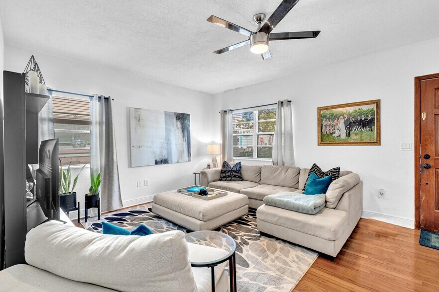 836 W 40th St, Miami Beach, FL à vendre - Photo intérieure - Image 2 de 41