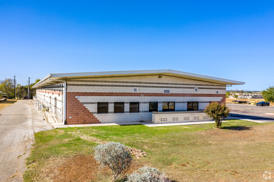 9360 Corporate Dr, Selma, TX à vendre - Photo du bâtiment - Image 1 de 1