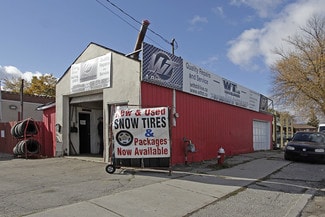 Plus de détails pour 811 Lakeshore Rd E, Mississauga, ON - Commerce de détail à vendre