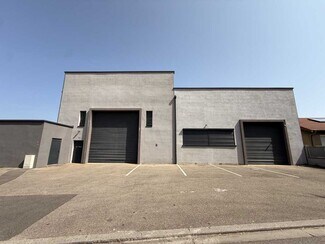 Plus de détails pour Local d'activités à louer