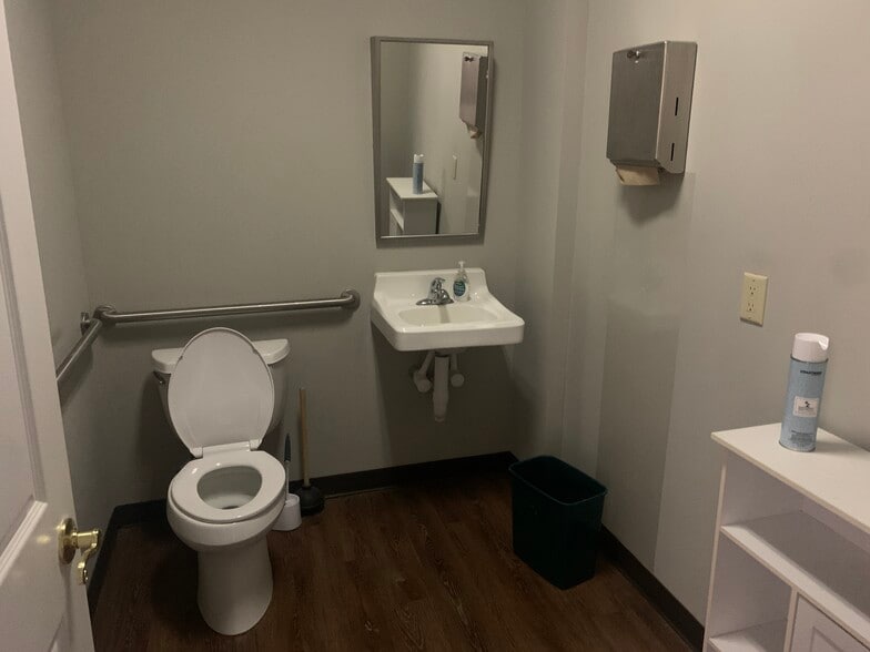 112 W Athens Pky, Athens, GA for lease - Building Photo - Image 3 of 14