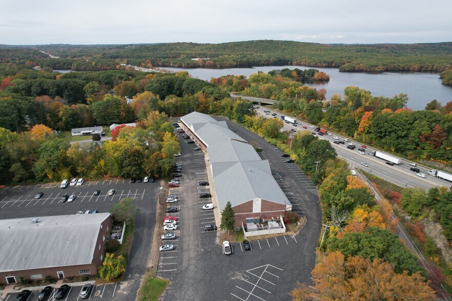 27 Midstate Dr, Auburn, MA à louer - Photo du bâtiment - Image 2 de 12