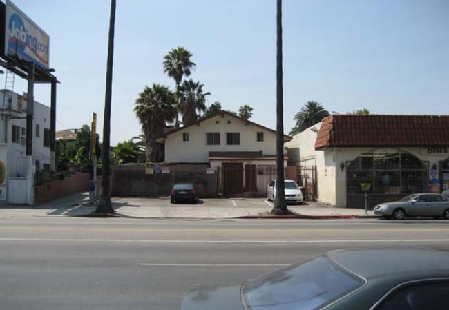 Plus de détails pour 5326 W Sunset Blvd, Los Angeles, CA - Commerce de détail à vendre