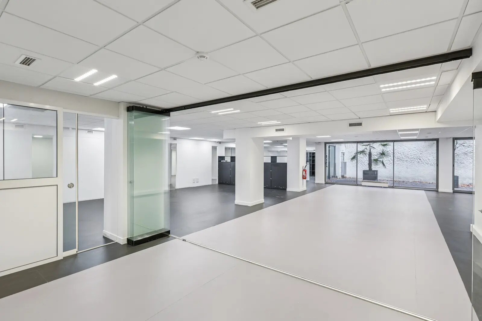 64 Rue Du Dessous Des Berges, Paris for lease Building Photo- Image 1 of 12