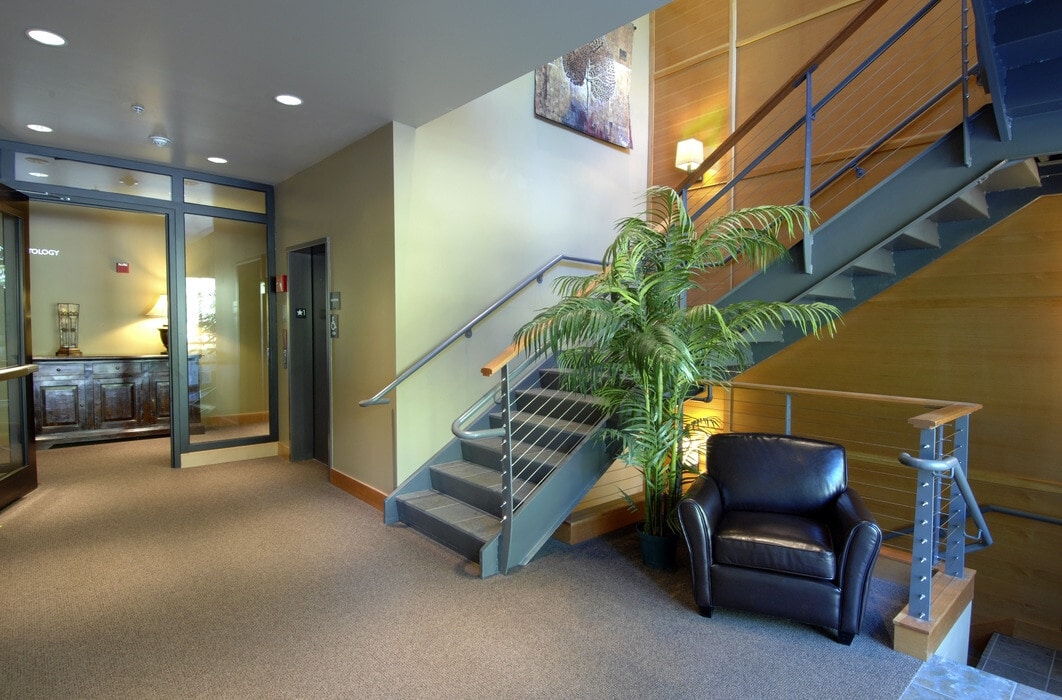 19500 10th Ave NE, Poulsbo, WA 98370 - Unit 250 - - Interior Photo - Image 2 of 9