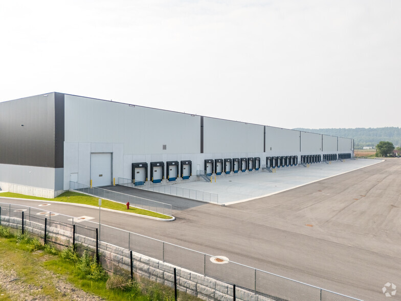 1047 Barton St E, Hamilton, ON for lease - Building Photo - Image 3 of 4