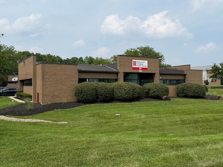 42 Woodcroft Trl, Dayton, OH à louer - Photo du bâtiment - Image 2 de 7