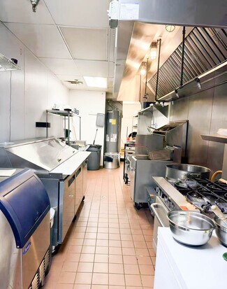 Plus de détails pour 221 W Parker Rd, Plano, TX - Commerce de détail à louer